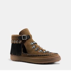 Roccasin Cut Out Sneaker (7.5)